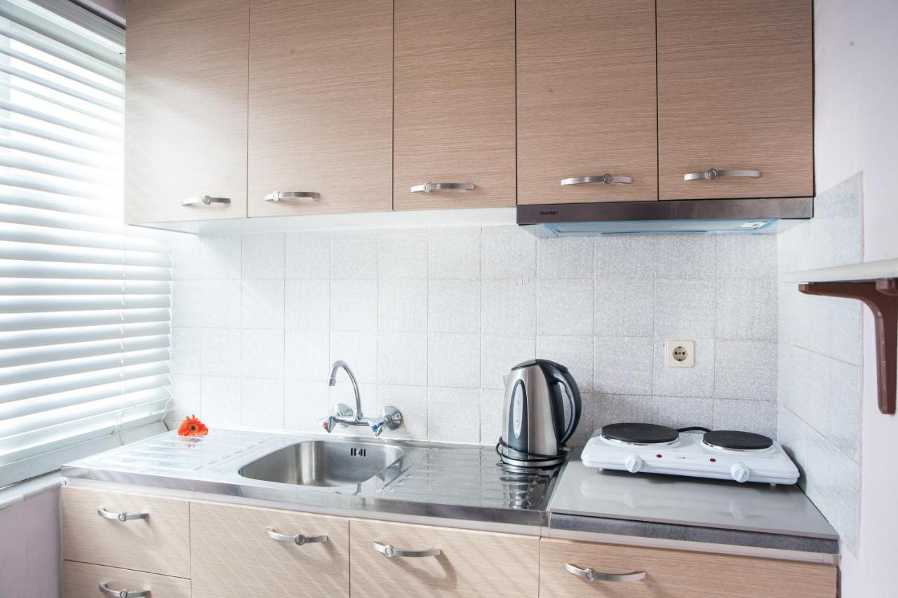 Sunny Apartments - Ex Zoi Studios ذاراتسو المظهر الخارجي الصورة